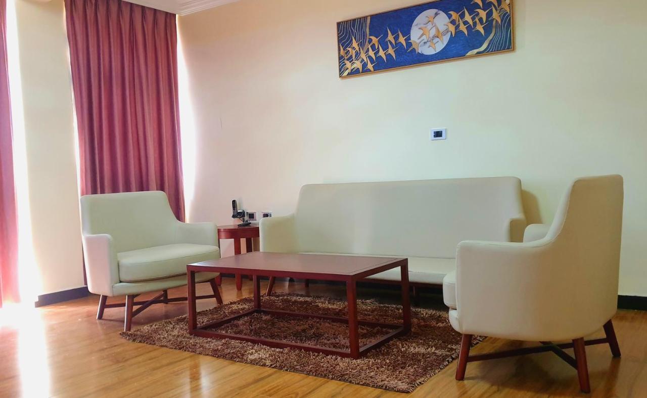 Moonlight Hotel Адис Абеба Екстериор снимка