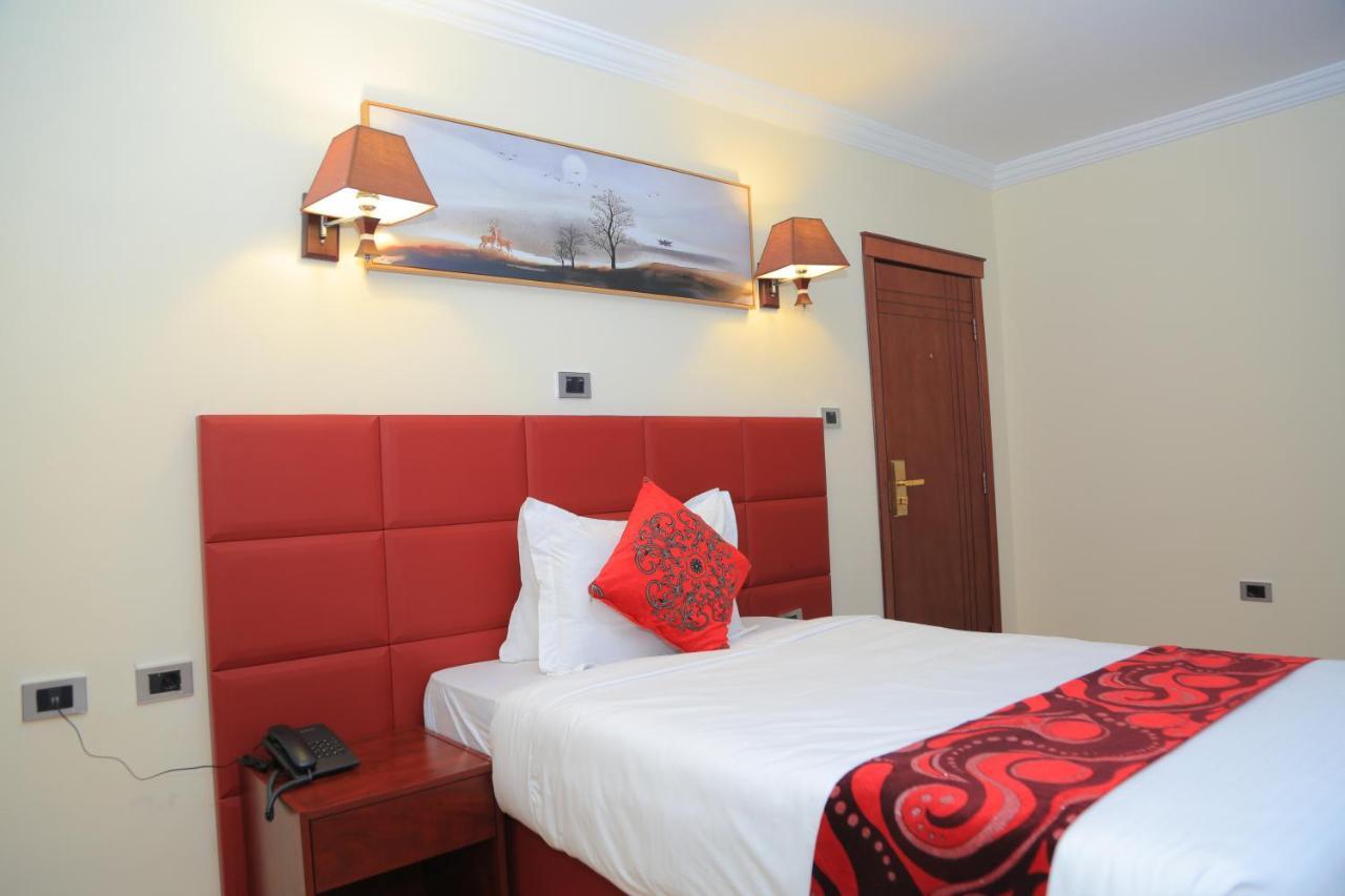 Moonlight Hotel Адис Абеба Екстериор снимка