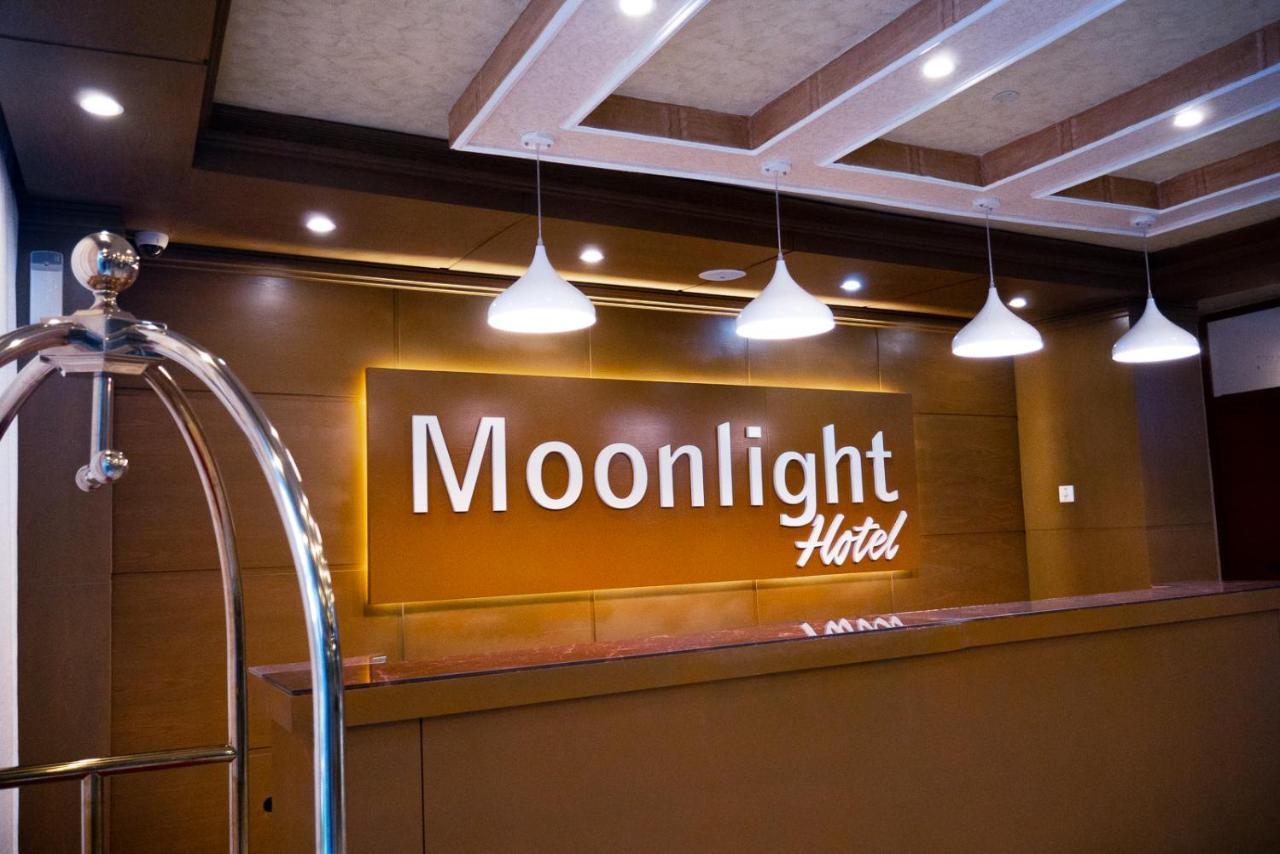 Moonlight Hotel Адис Абеба Екстериор снимка