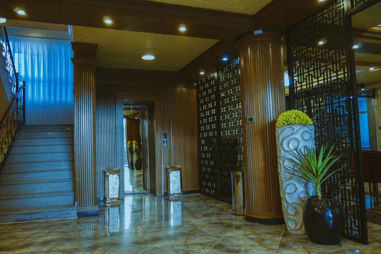 Moonlight Hotel Адис Абеба Екстериор снимка